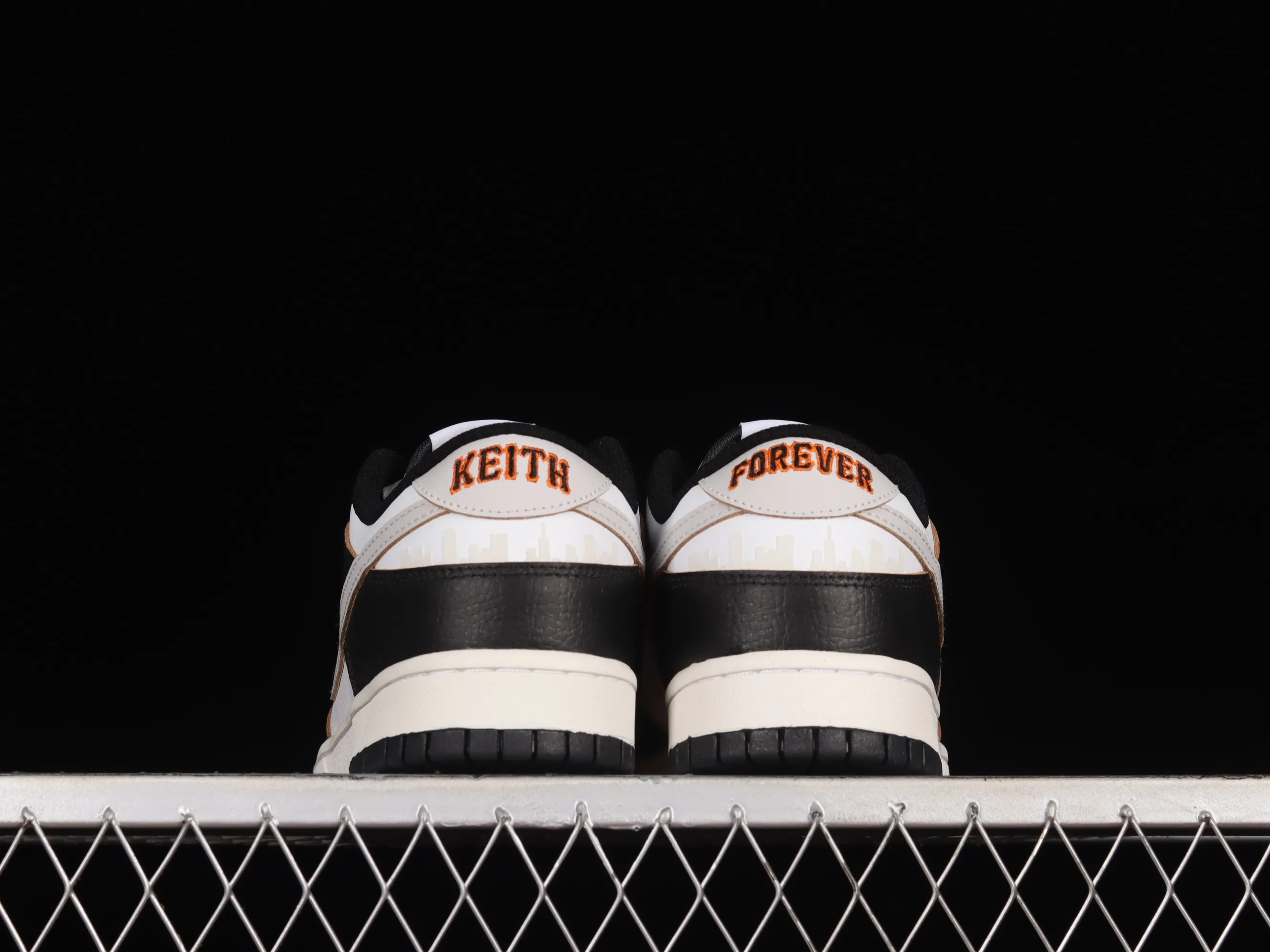 All Categories Nk SB Dunk Series Nk SB Dunk Low Low-top sneakers F version HUF x Nk SB Dunk Low "San Francisco" Black and white Panda joint model SB low-top sports and leisure sneakers FD8775-001